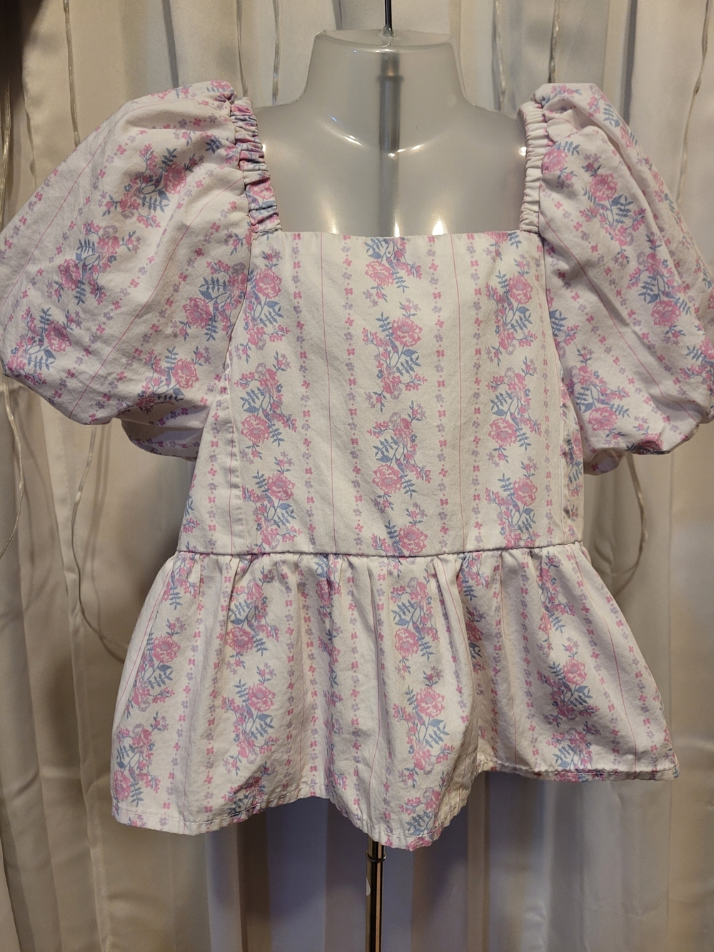 btween White Floral Puff Sleeve Peplum Top with Pink and Blue Flowers